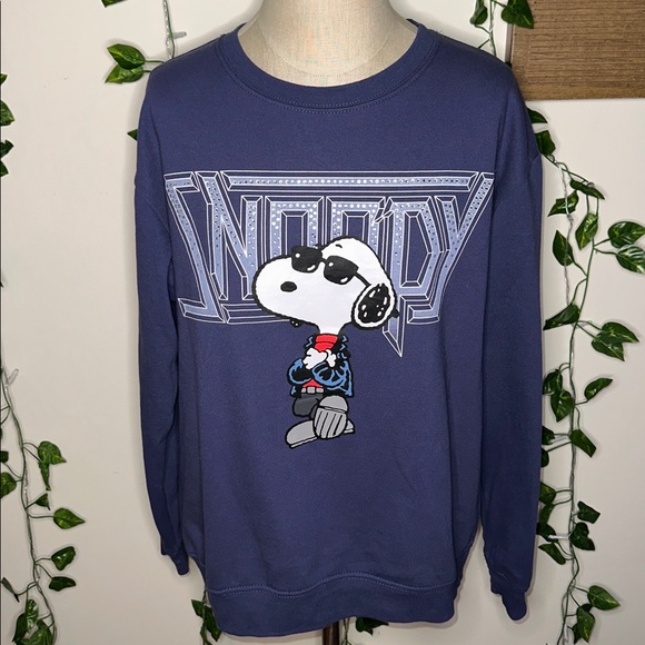 Peanuts Snoopy Rhinestone Crewneck Juniors NWOT - Picture 3 of 8
